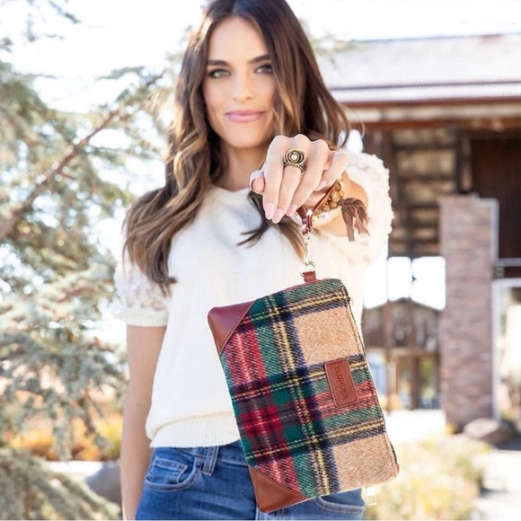 NEW Plaid Clutch with Faux Leather Accents - Plunder - Picture 2 of 6